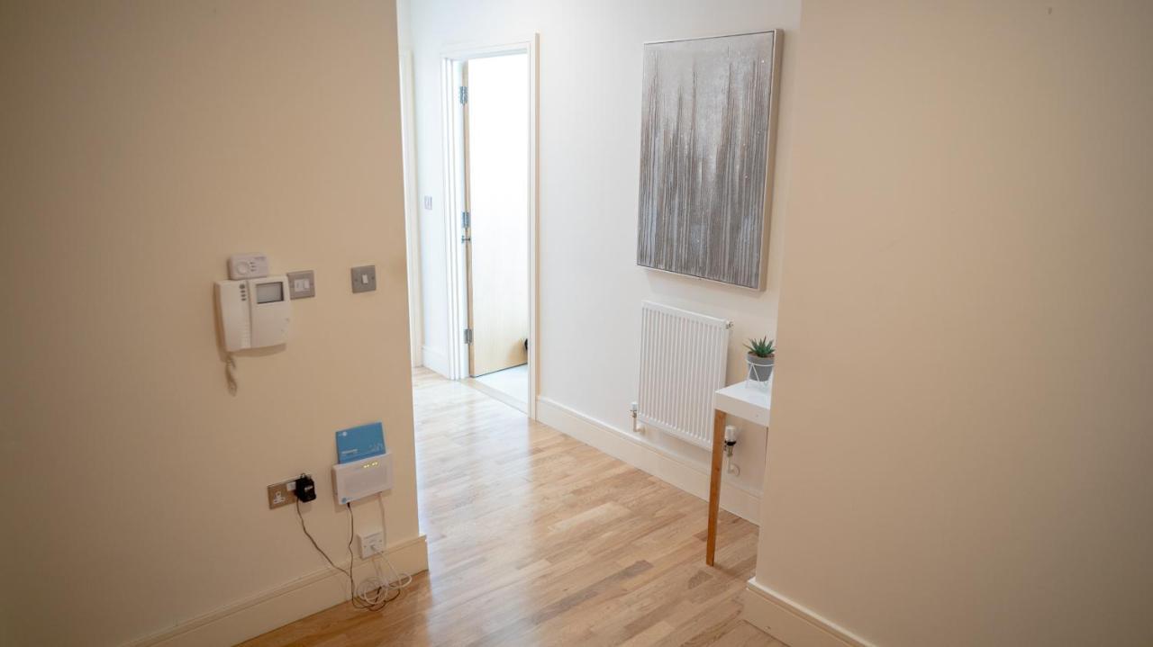 Comfy Spacious Apartment In Canary Wharf ロンドン エクステリア 写真