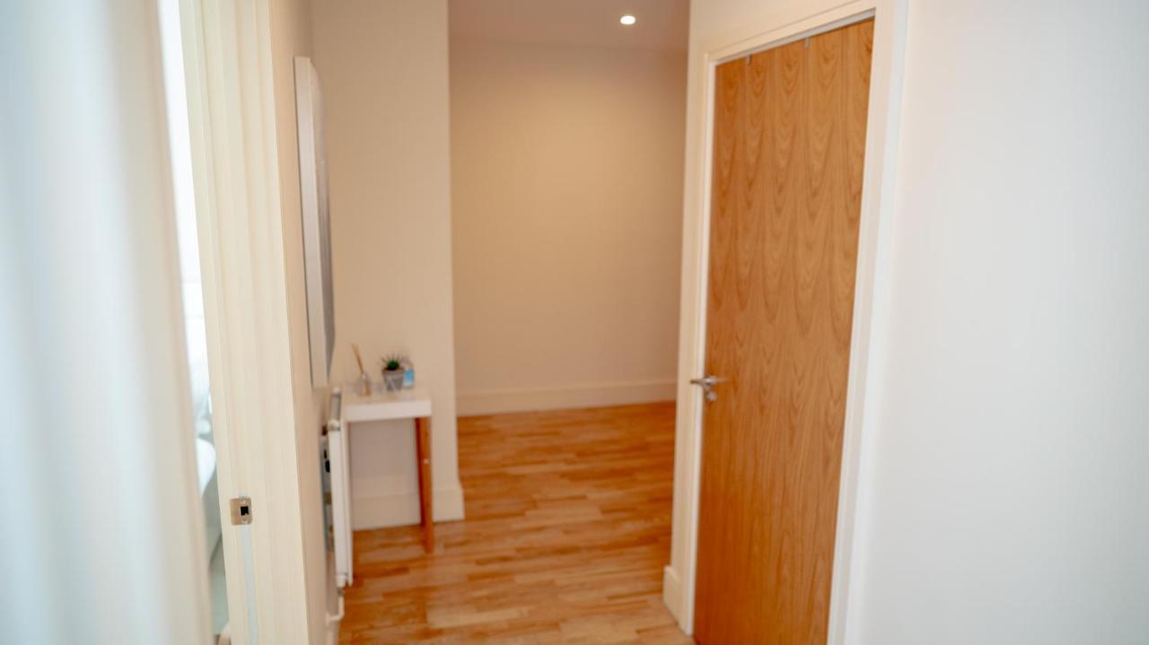 Comfy Spacious Apartment In Canary Wharf ロンドン エクステリア 写真