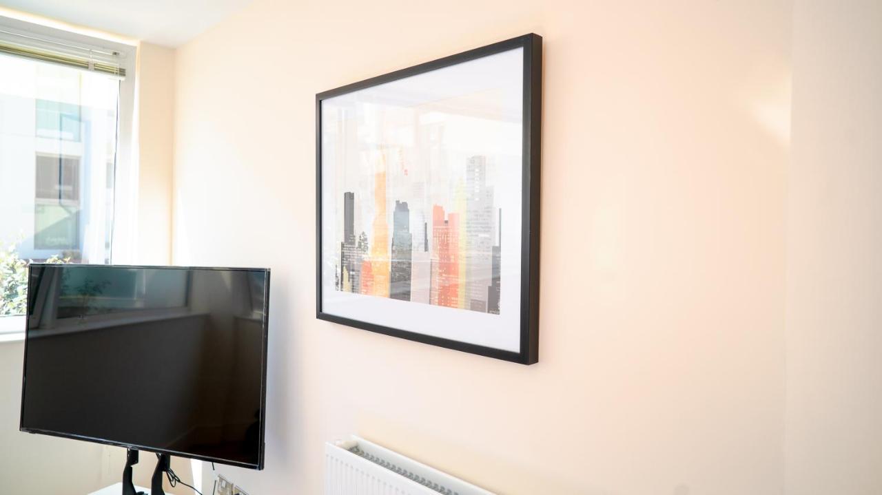 Comfy Spacious Apartment In Canary Wharf ロンドン エクステリア 写真