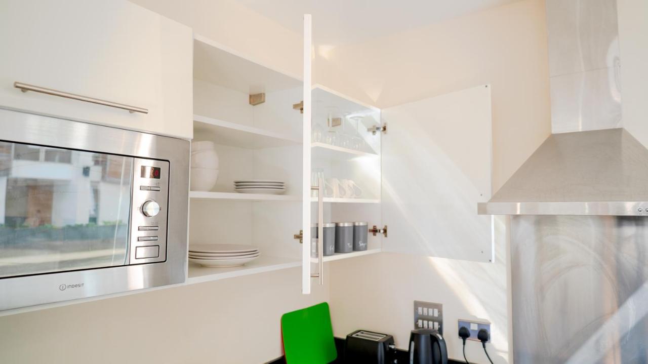 Comfy Spacious Apartment In Canary Wharf ロンドン エクステリア 写真