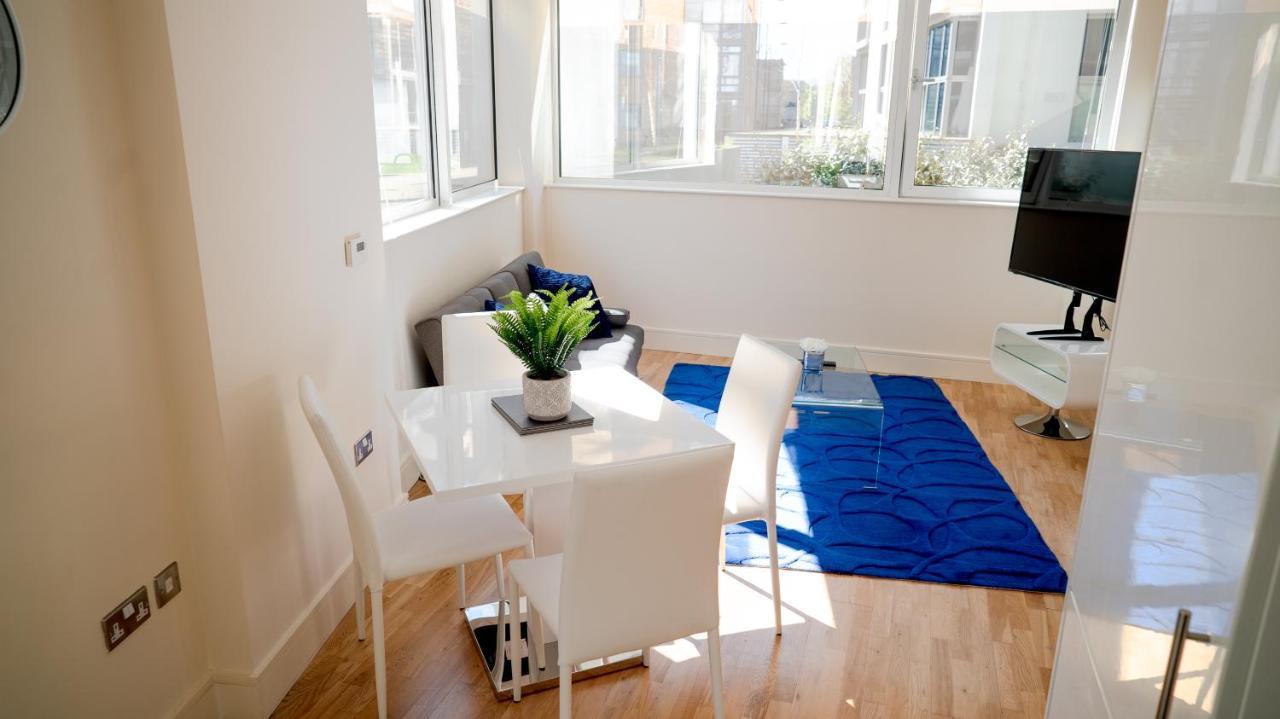 Comfy Spacious Apartment In Canary Wharf ロンドン エクステリア 写真
