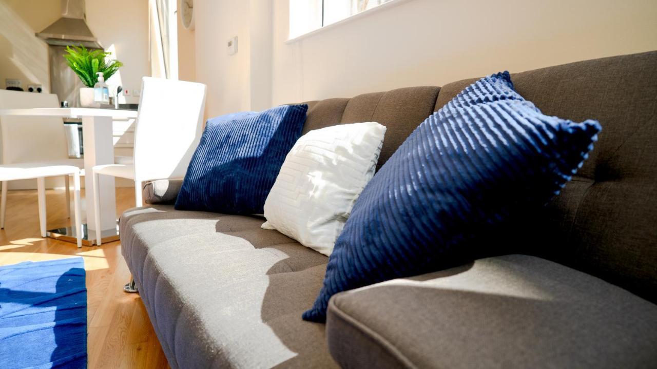 Comfy Spacious Apartment In Canary Wharf ロンドン エクステリア 写真